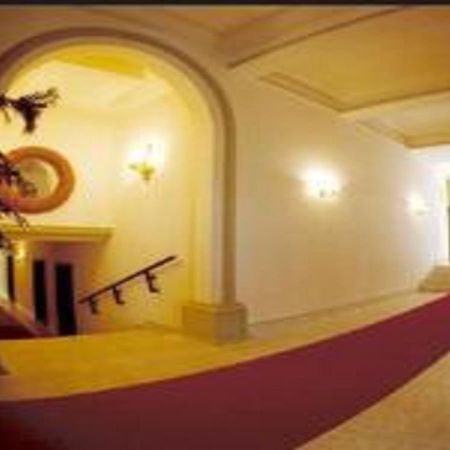 M Plaza Hotel Akra Dış mekan fotoğraf