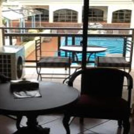 M Plaza Hotel Akra Dış mekan fotoğraf