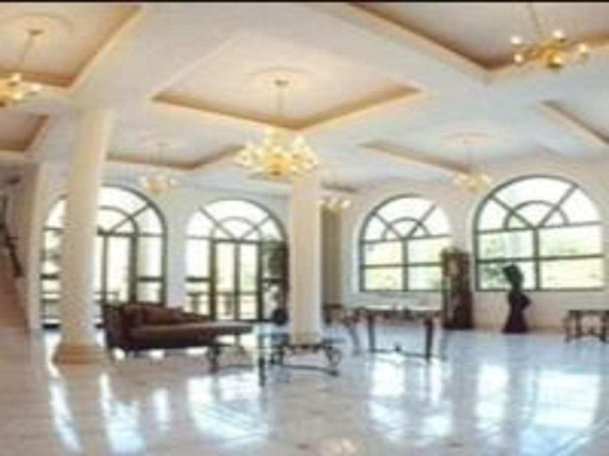 M Plaza Hotel Akra Dış mekan fotoğraf