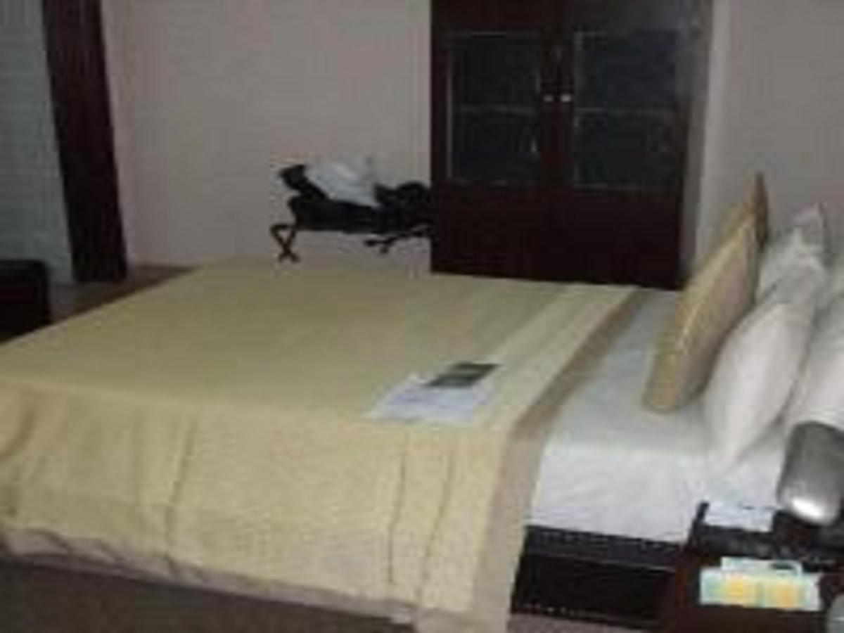 M Plaza Hotel Akra Dış mekan fotoğraf