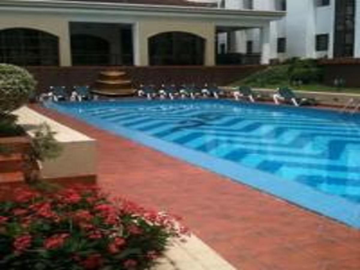 M Plaza Hotel Akra Dış mekan fotoğraf