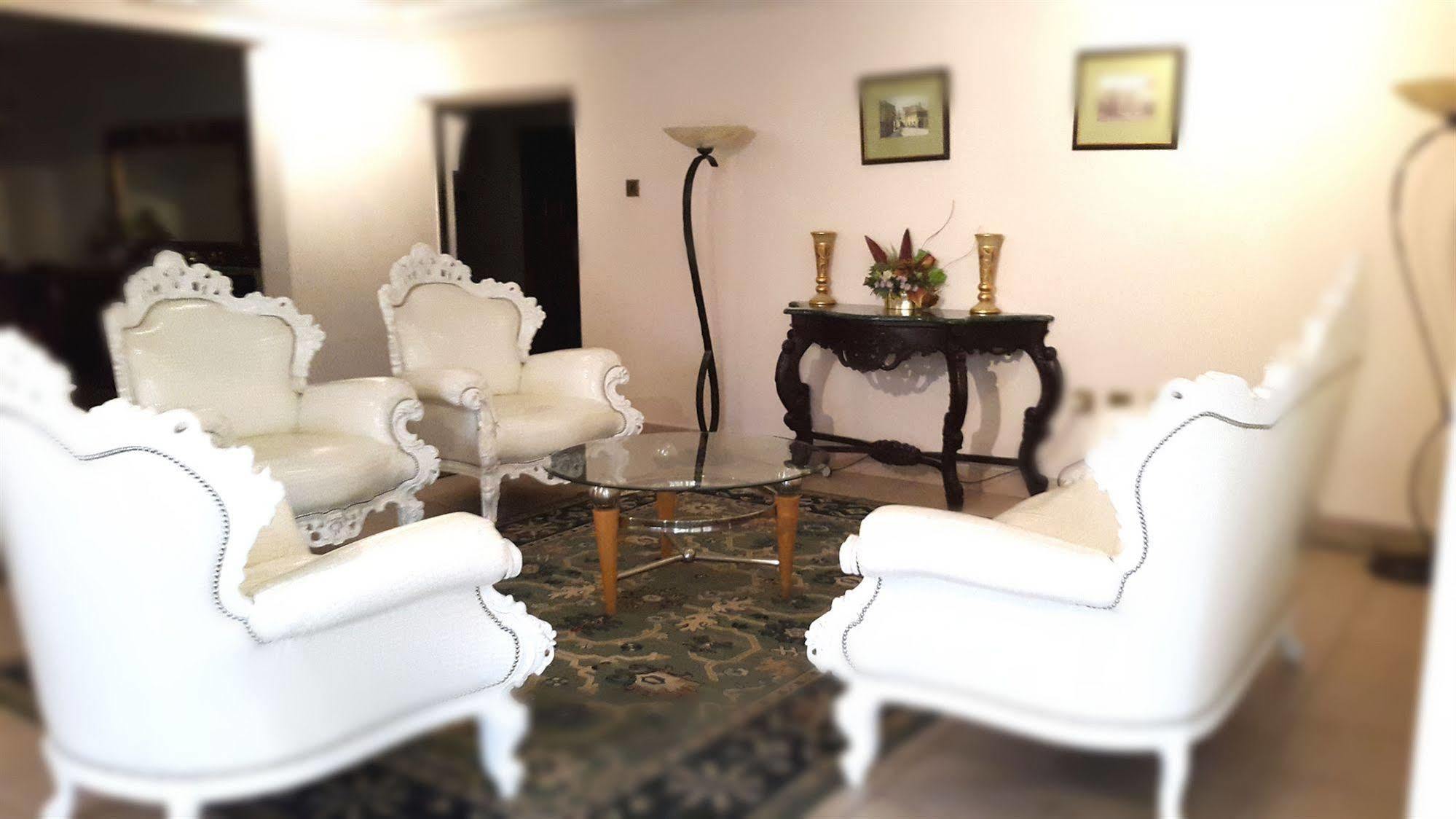 M Plaza Hotel Akra Dış mekan fotoğraf